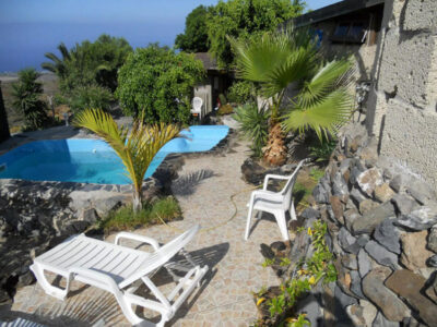 Canarian style chalet with independant guest accomodation